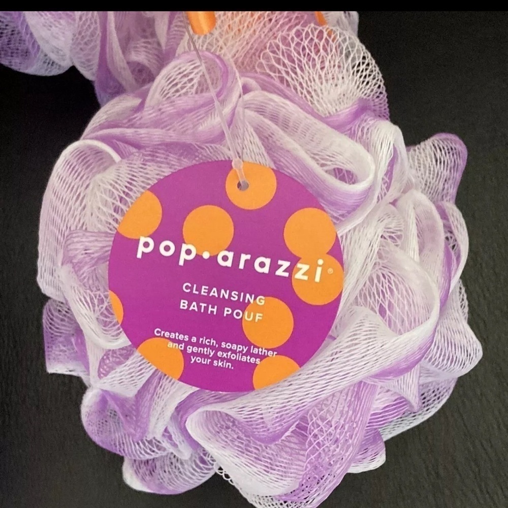 pop arazzi purple and white cleansing bath pouf